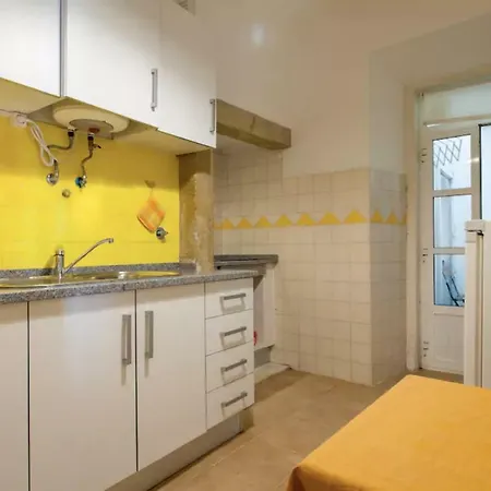Apartment Flat In The Heart Of Lisbon. Very Central. *